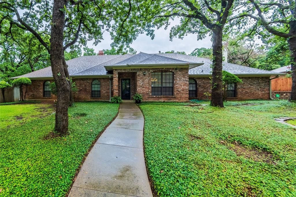 4 Highview Cir, Denton, TX 76205