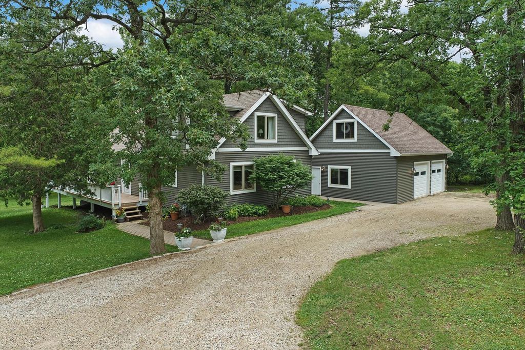 1300 Country Club Rd, Lake Zurich, IL 60047