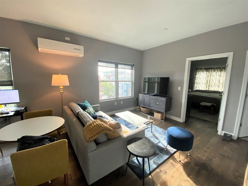 41 Saratoga St #3F, Boston, MA 02128