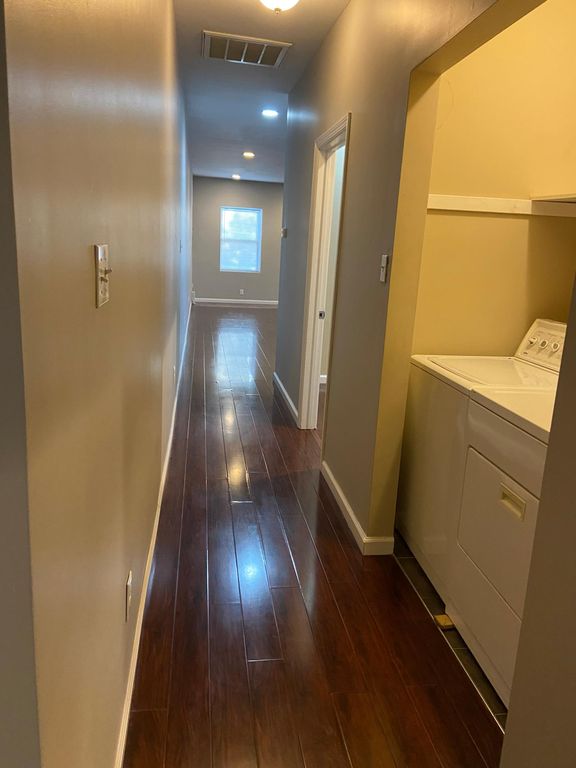 555 Champion Ave, Oaklyn, NJ 08107
