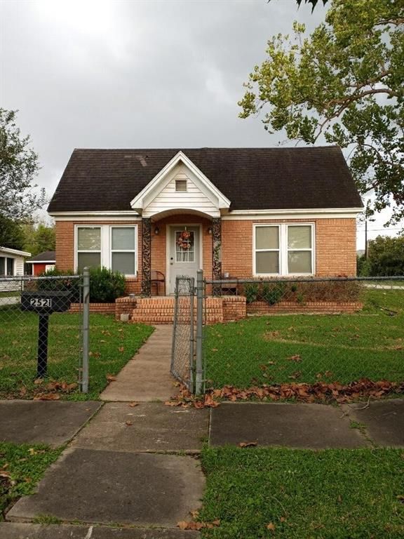 2521 Avenue I, Bay City, TX 77414