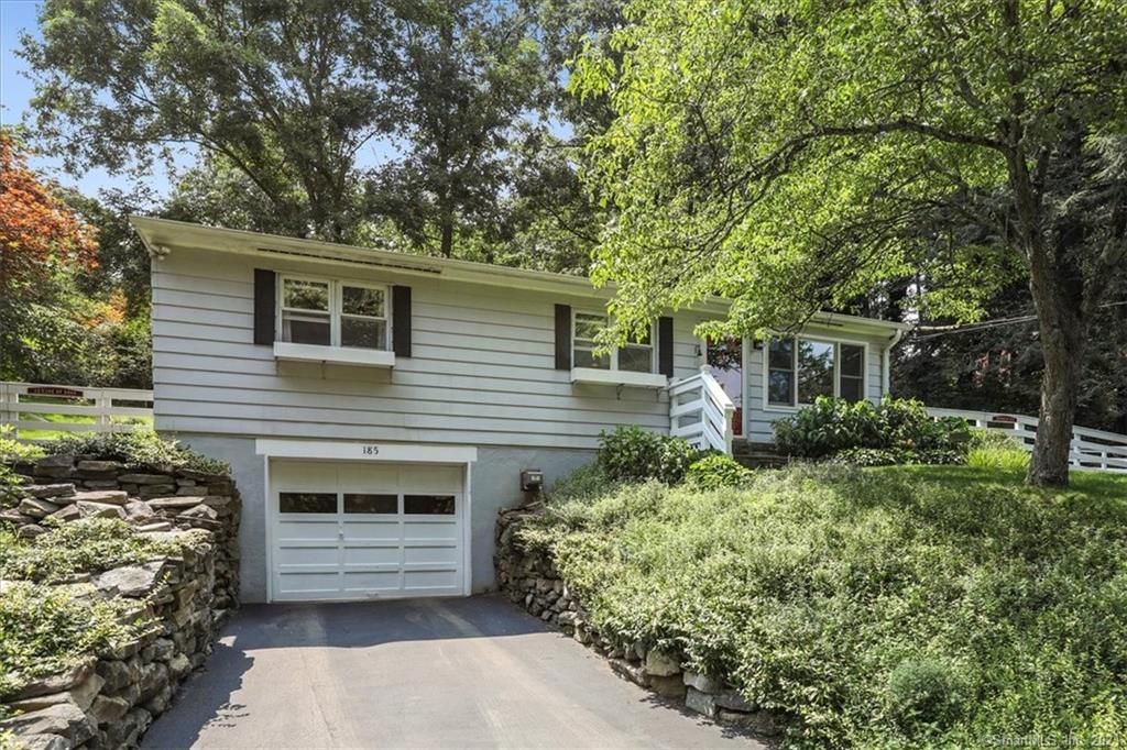 185 Riverhill Rd, Southbury, CT 06488