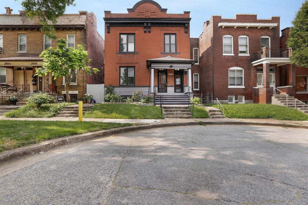 2618 Accomac St, Saint Louis, MO 63104