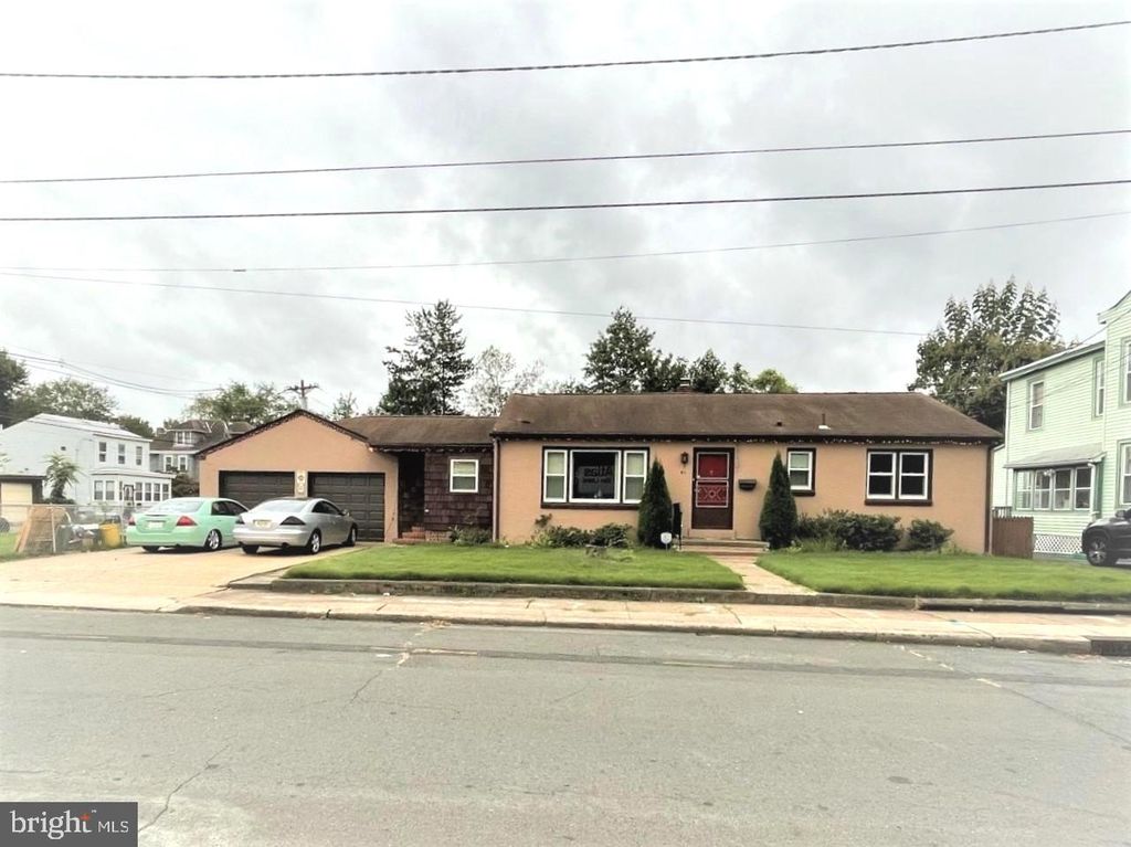 41 Henry St, Trenton, NJ 08611