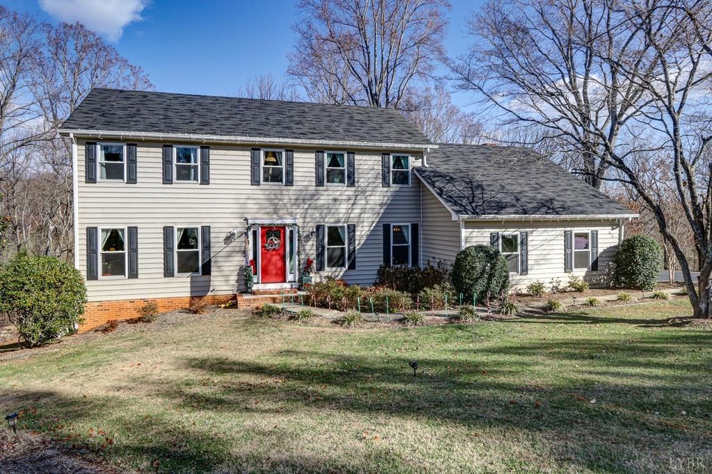 309 Quail Meadows Dr, Forest, VA 24551