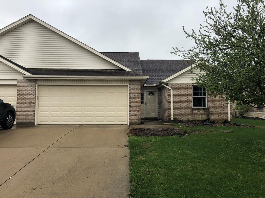 2921 Delaware Cir, Piqua, OH 45356