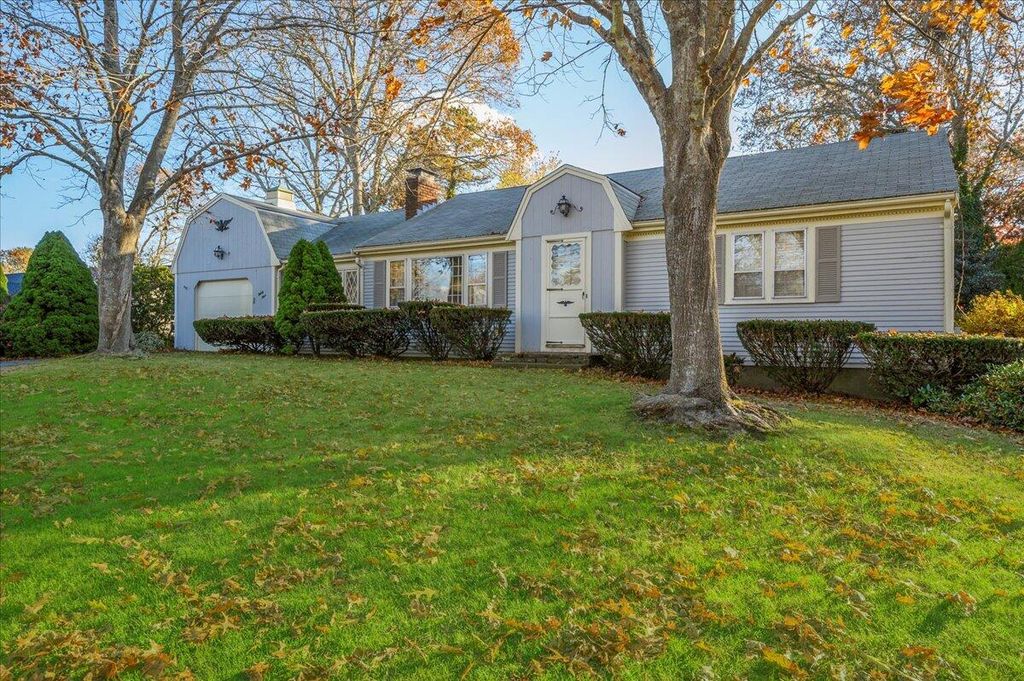 39 Skipper Ln, Yarmouth Port, MA 02675