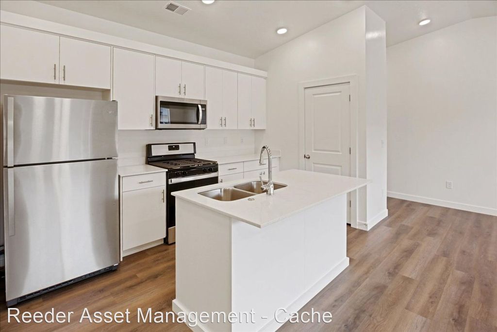 461 W 40 S #303, Providence, UT 84332