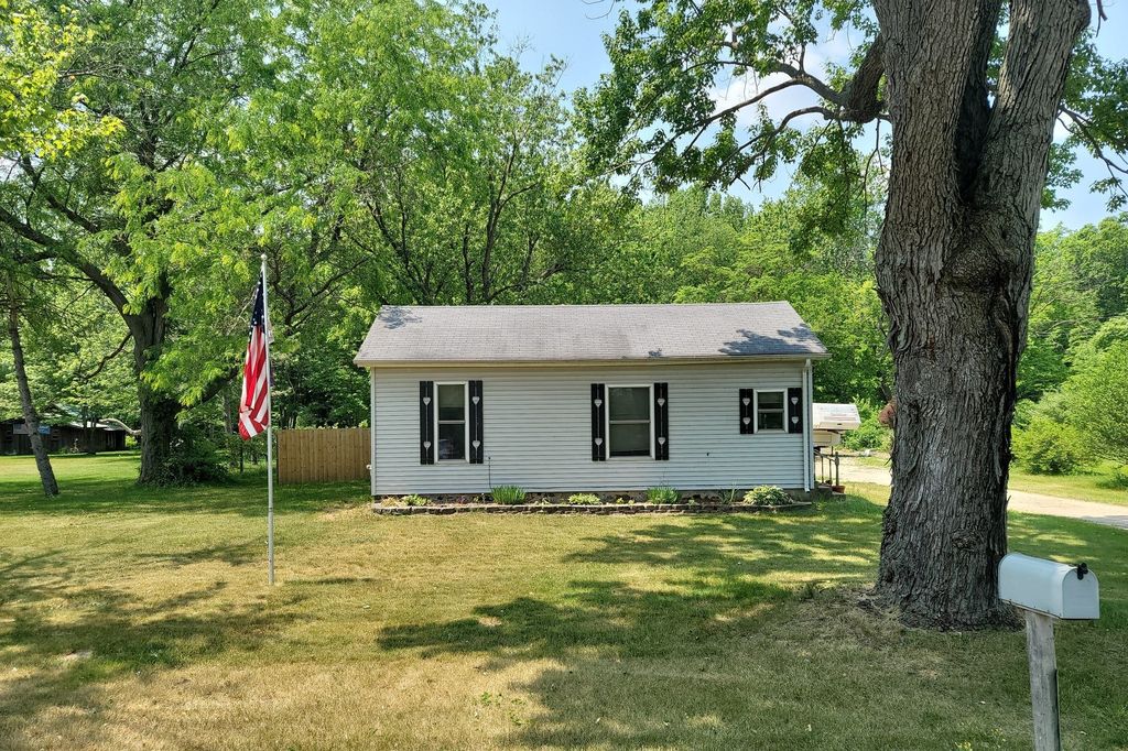 917 N Line St, Chesaning, MI 48616 Trulia