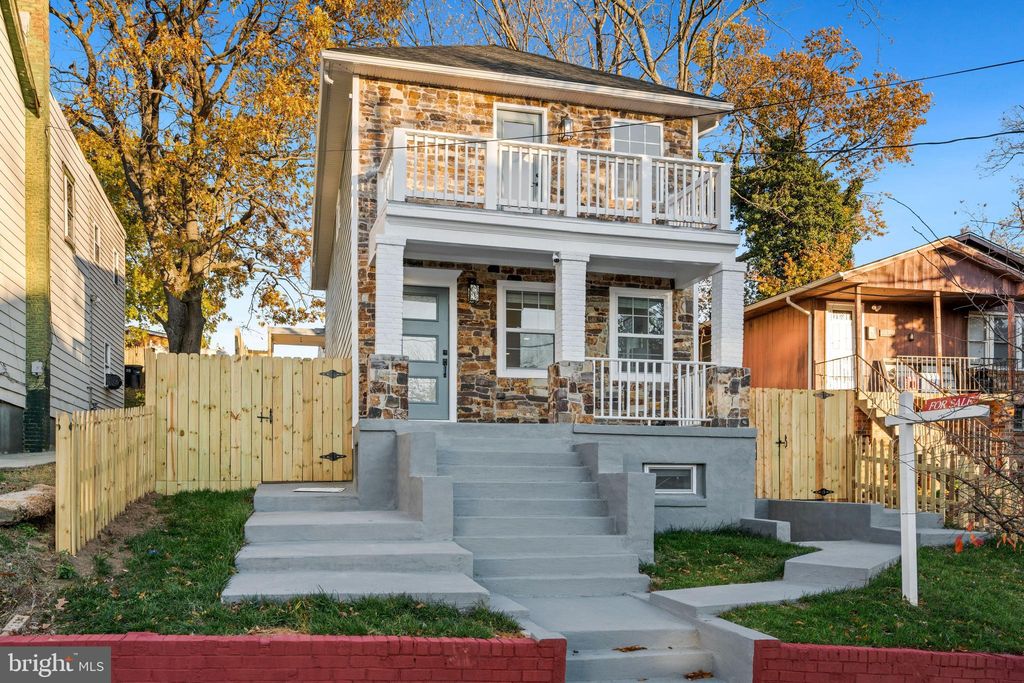 825 48th St NE, Washington, DC 20019