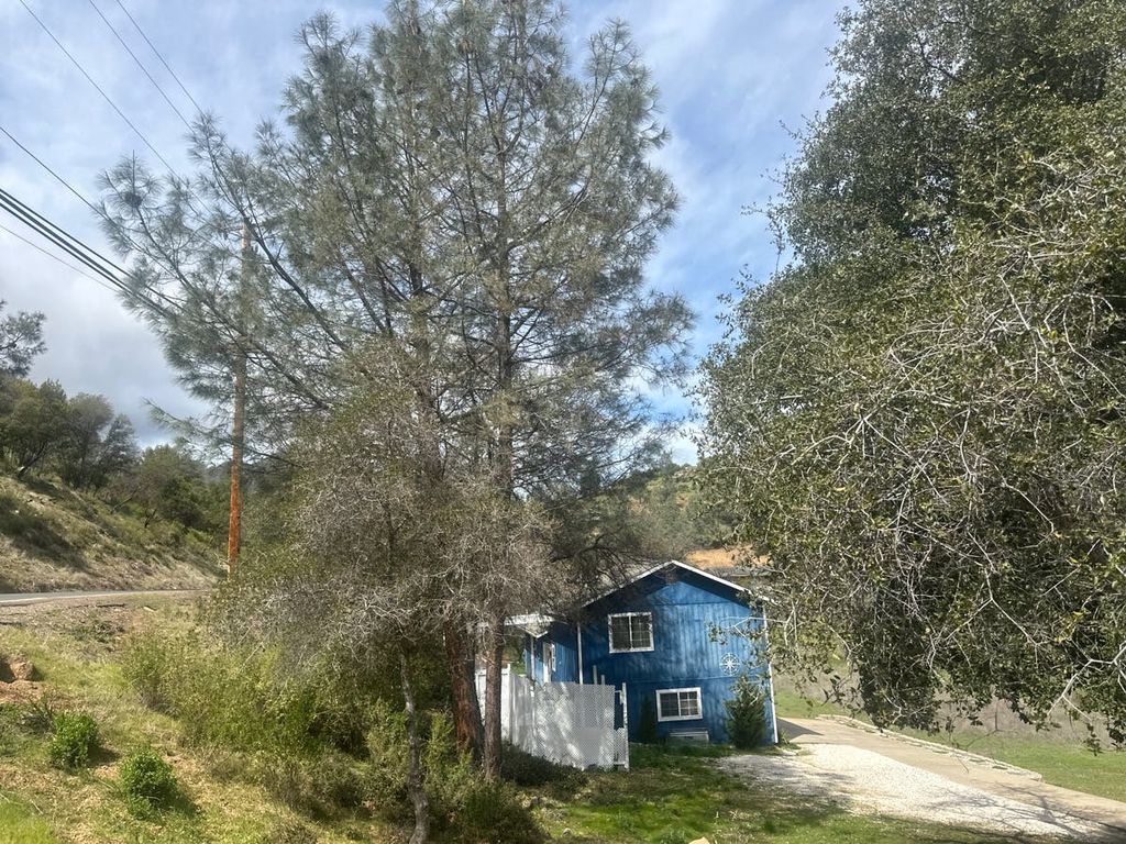 10230 Point Lakeview Rd, Kelseyville, CA 95451