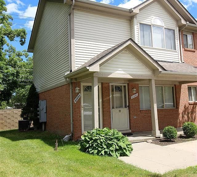 1-21096 Flora St #1, Roseville, MI 48066