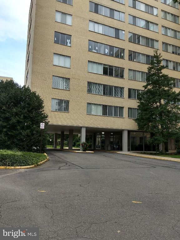 6621 Wakefield Dr #904, Alexandria, VA 22307