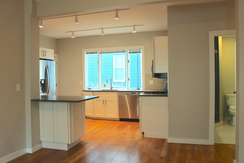 36 Walden St #1, Cambridge, MA 02140