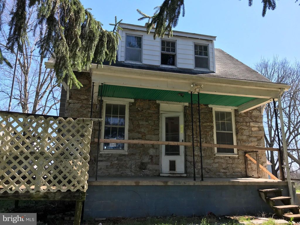 34 Hump Rd, Hagerstown, MD 21740