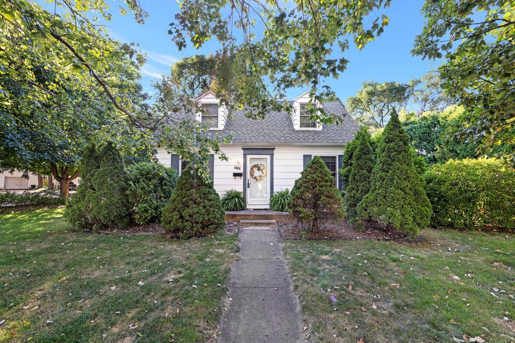 1401 Garden Ln, Champaign, IL 61820
