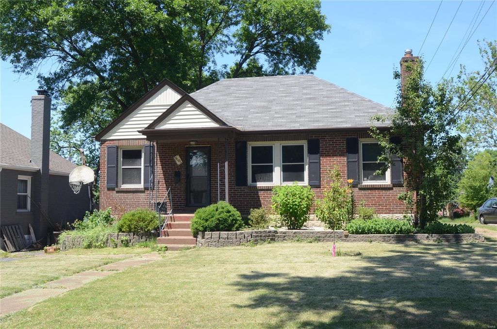9101 Meadowbrook Ln, Saint Louis, MO 63114