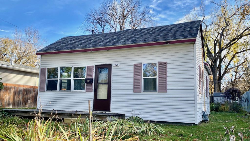 1901 10th Ave N, Grand Forks, ND 58203
