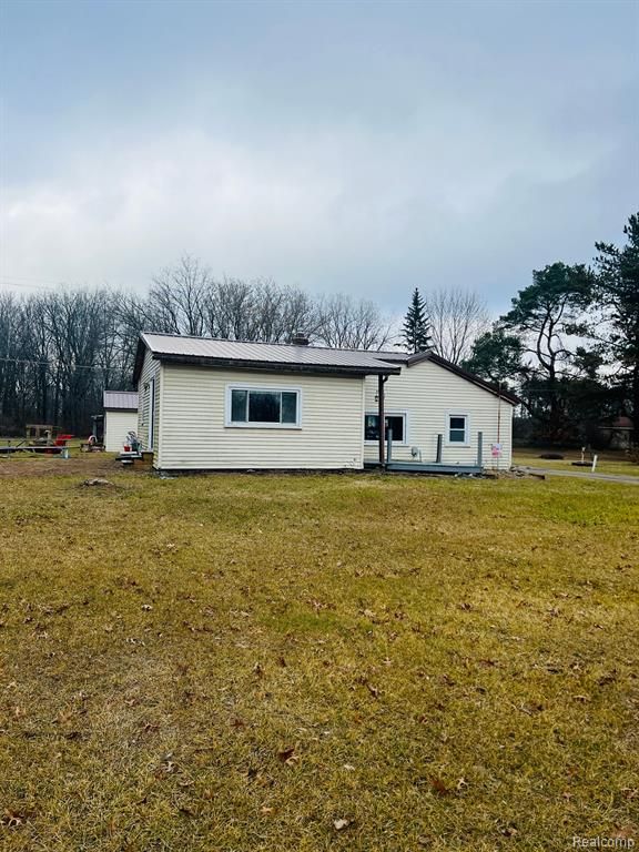 217 Burnside Rd, North Branch, MI 48461 MLS 20230105648 Trulia
