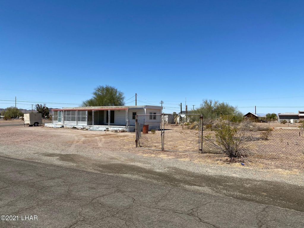 27697 Santa Fe Ave, Bouse, AZ 85325