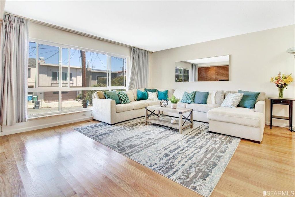 1555 Bacon St, San Francisco, CA 94134