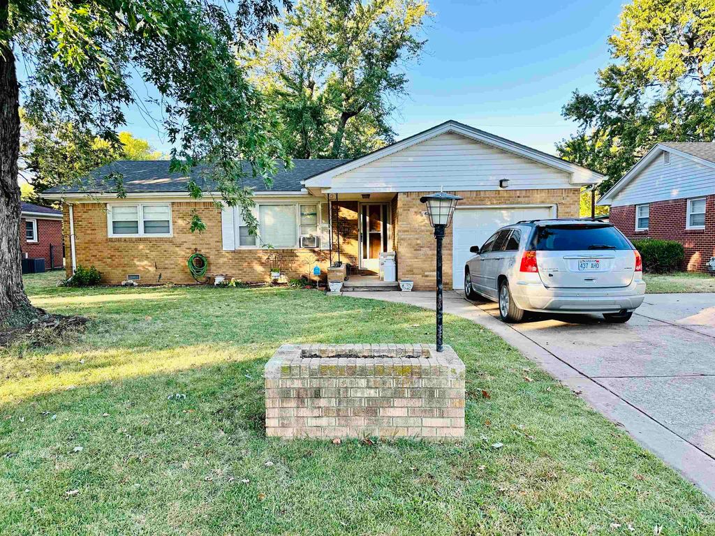 427 N Slade Ave, Haysville, KS 67060 Trulia