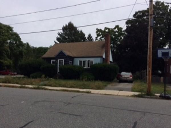 153 Jewett St, Lowell, MA 01850