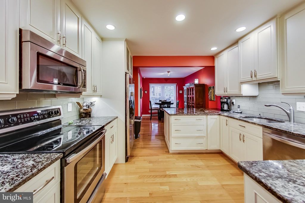 11403 Empire Ln, Rockville, MD 20852