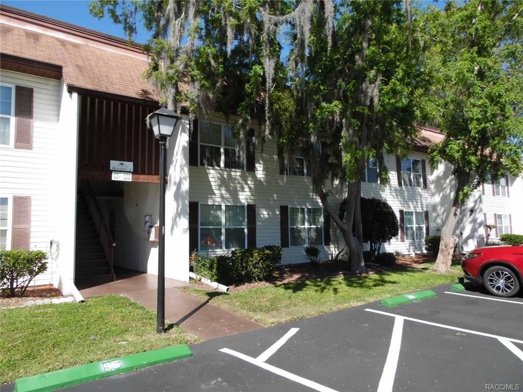 2400 Forest Dr 107, Inverness, FL 2 Bed, 2 Bath Condo 16 Photos