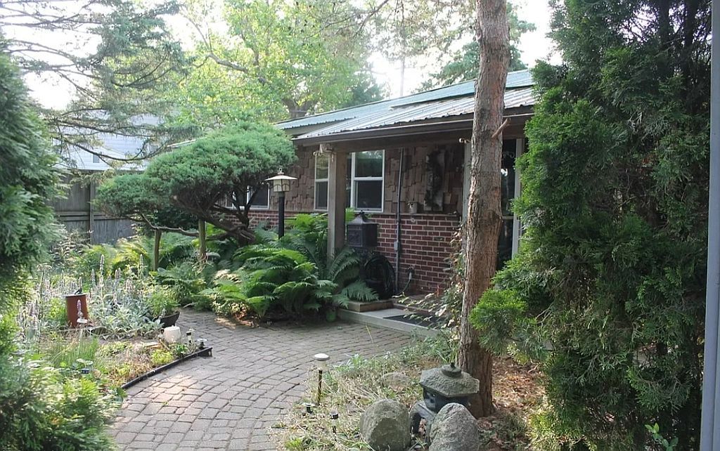 4111 Arlene Dr, Lansing, MI 48917