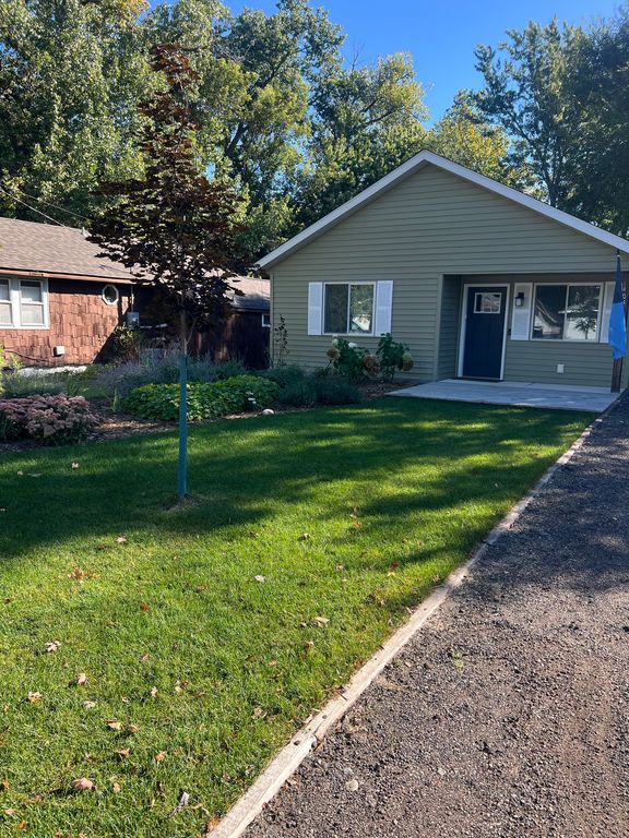 105 Waseca Ave, Tonka Bay, MN 55331