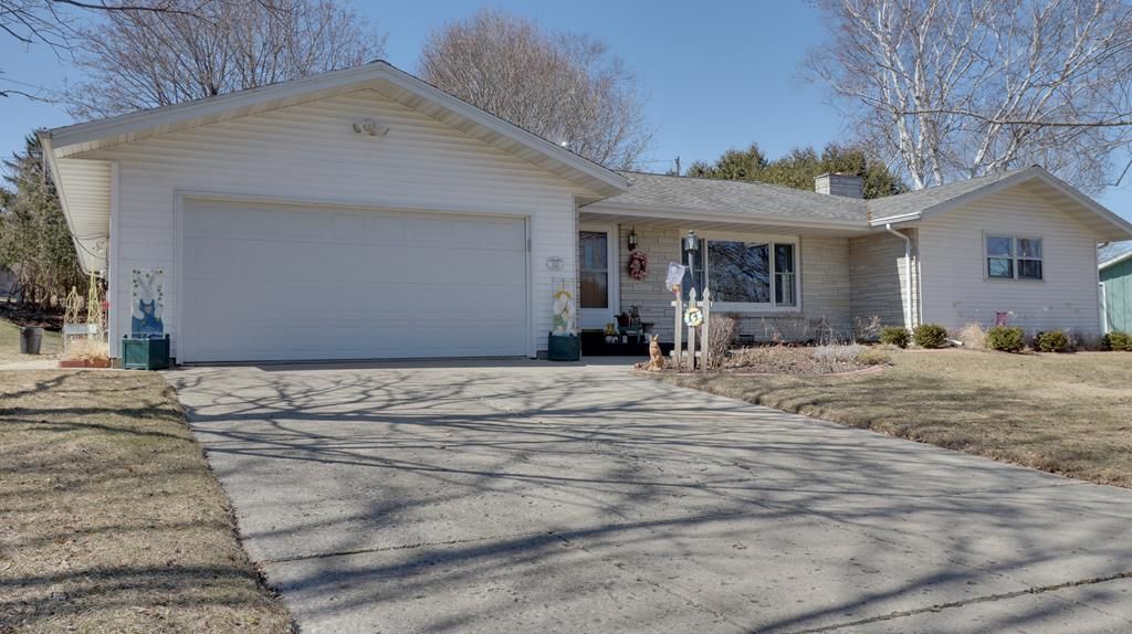 233 N Elgin Ave, Sturgeon Bay, WI 54235 Trulia