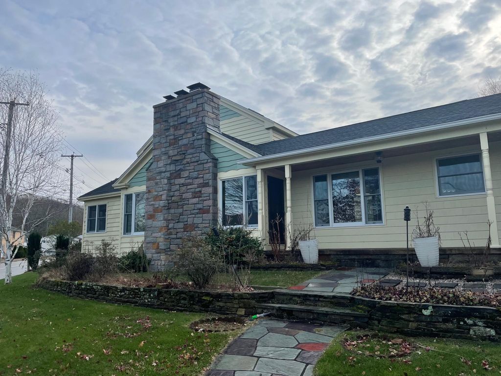 79 Summer St #1, Westerly, RI 02891