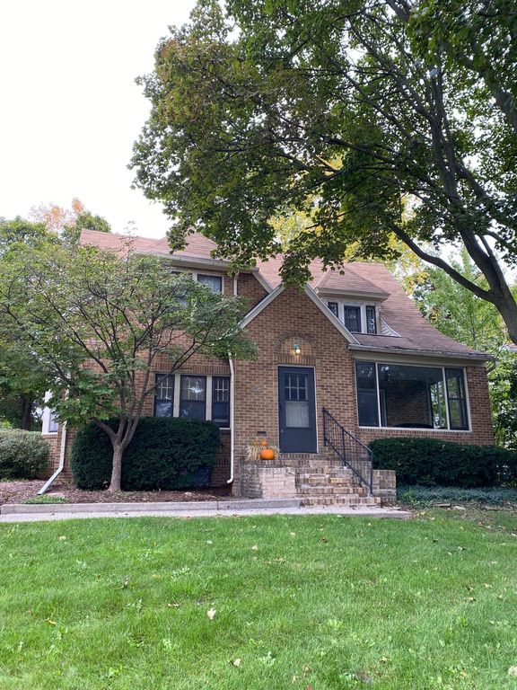 140 Oakhill Ave, East Lansing, MI 48823