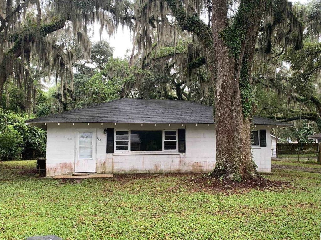 213 E Hilton Ave, Kingsland, GA 31548