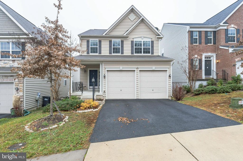3528 Eagle Ridge Dr, Woodbridge, VA 22191