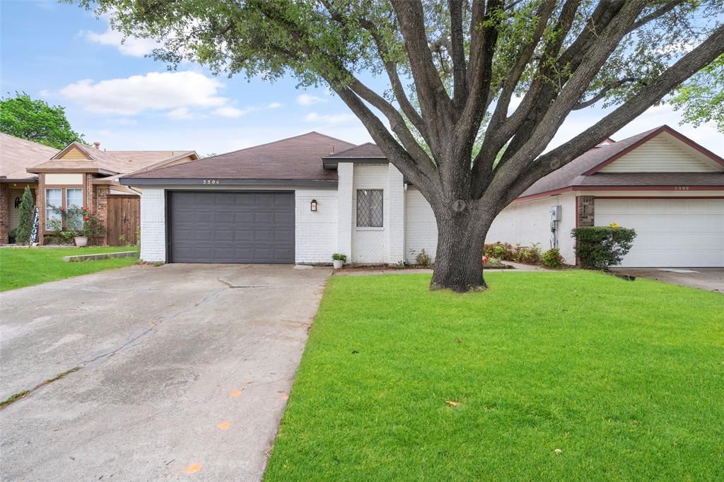 5504 Village Green Dr, Mesquite, TX 75150