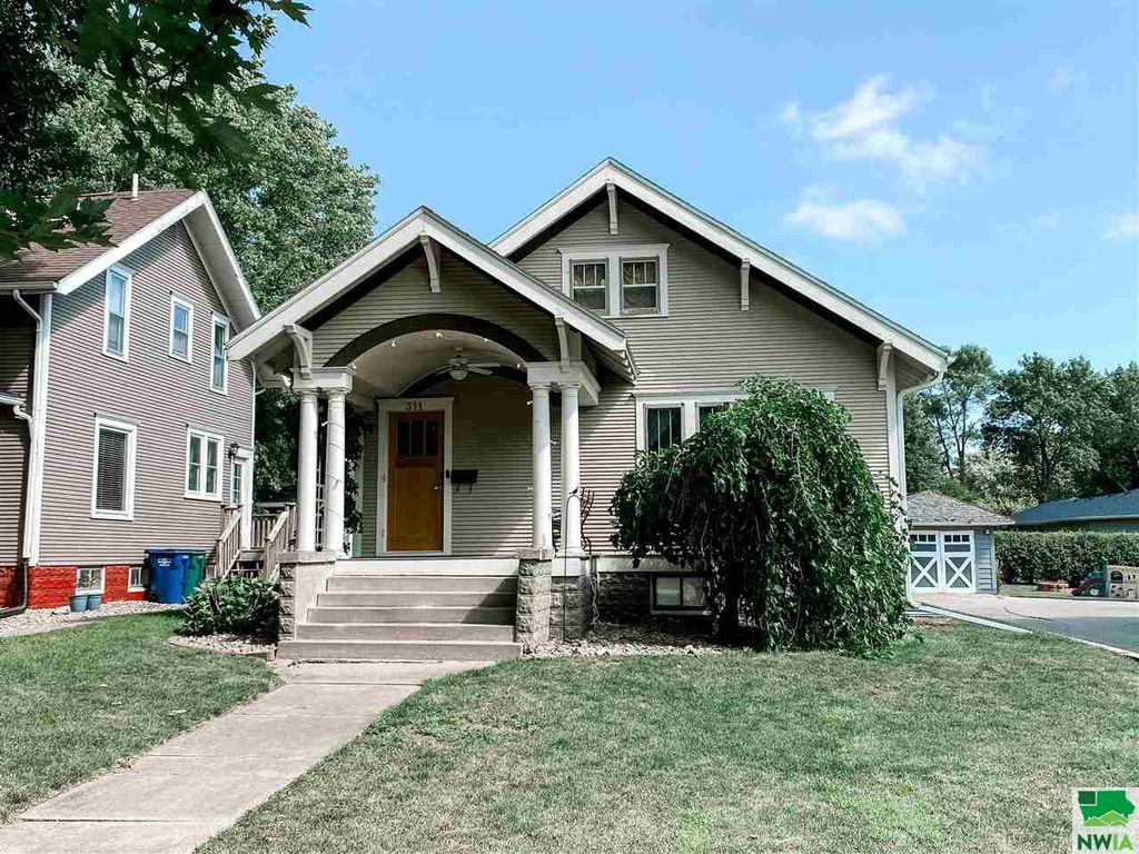 311 3rd St NE, Orange City, IA 51041 Trulia