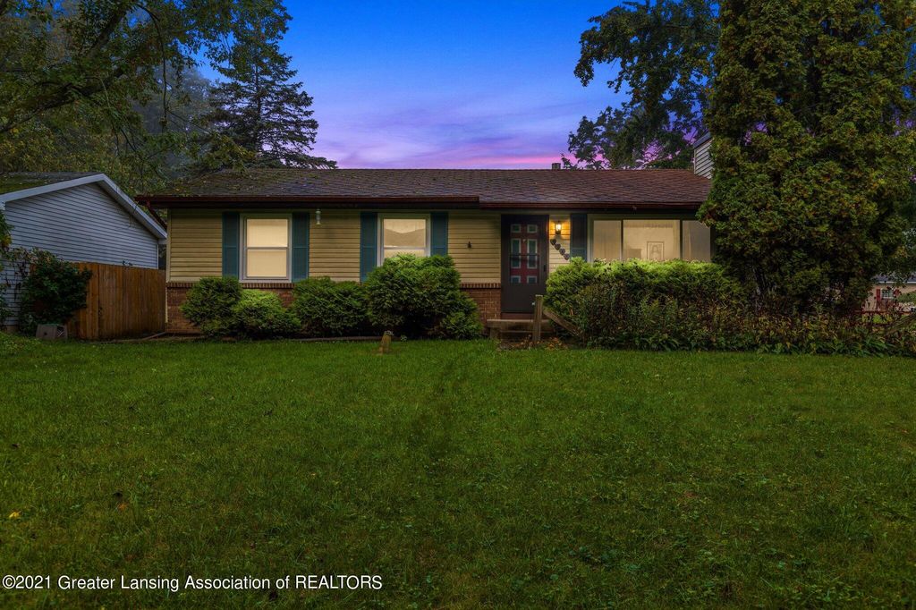 5248 Renee St, Lansing, MI 48911