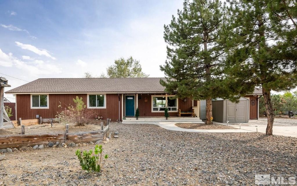 1375 Saratoga St, Minden, NV 89423