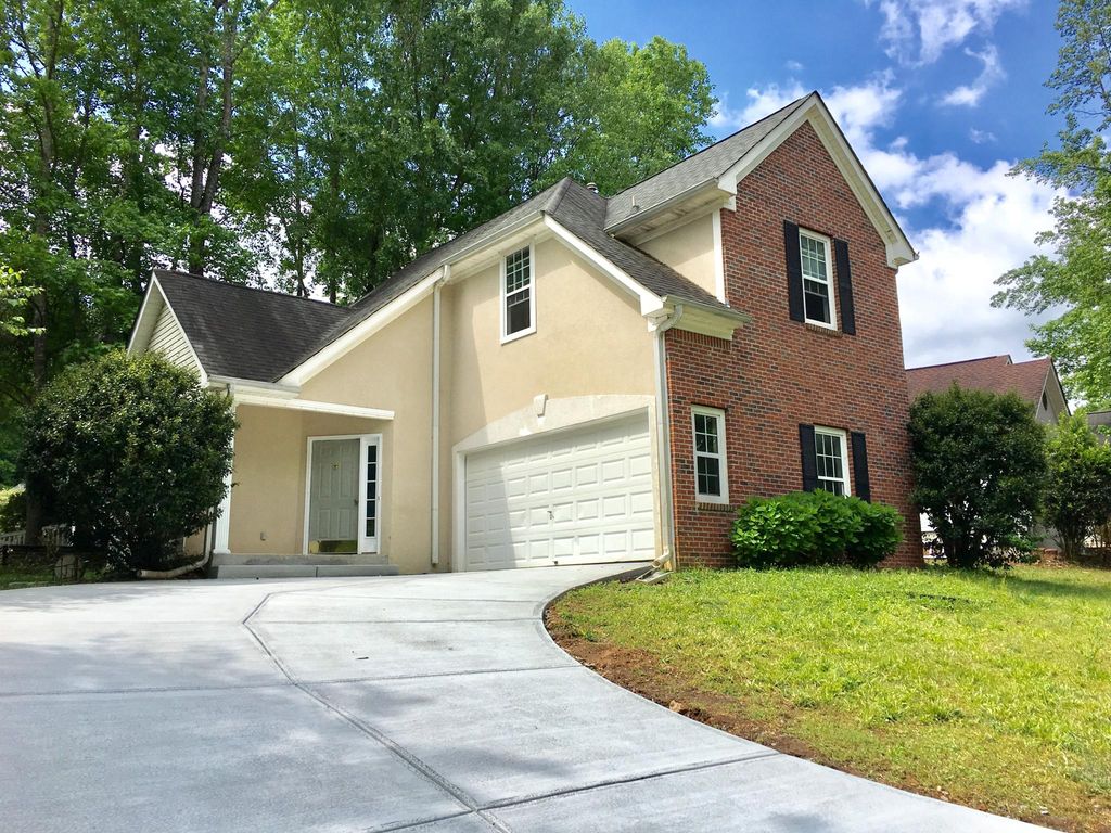 628 N Fairfield Dr, Peachtree City, GA 30269