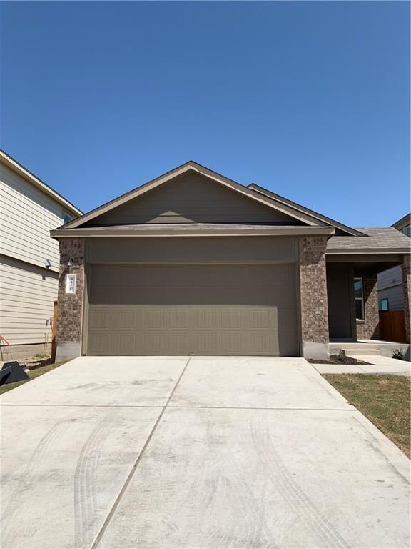 220 Bronco Billy Dr, Jarrell, TX 76537
