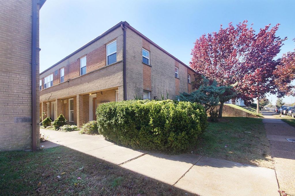 3752 Chippewa St, Saint Louis, MO 63116