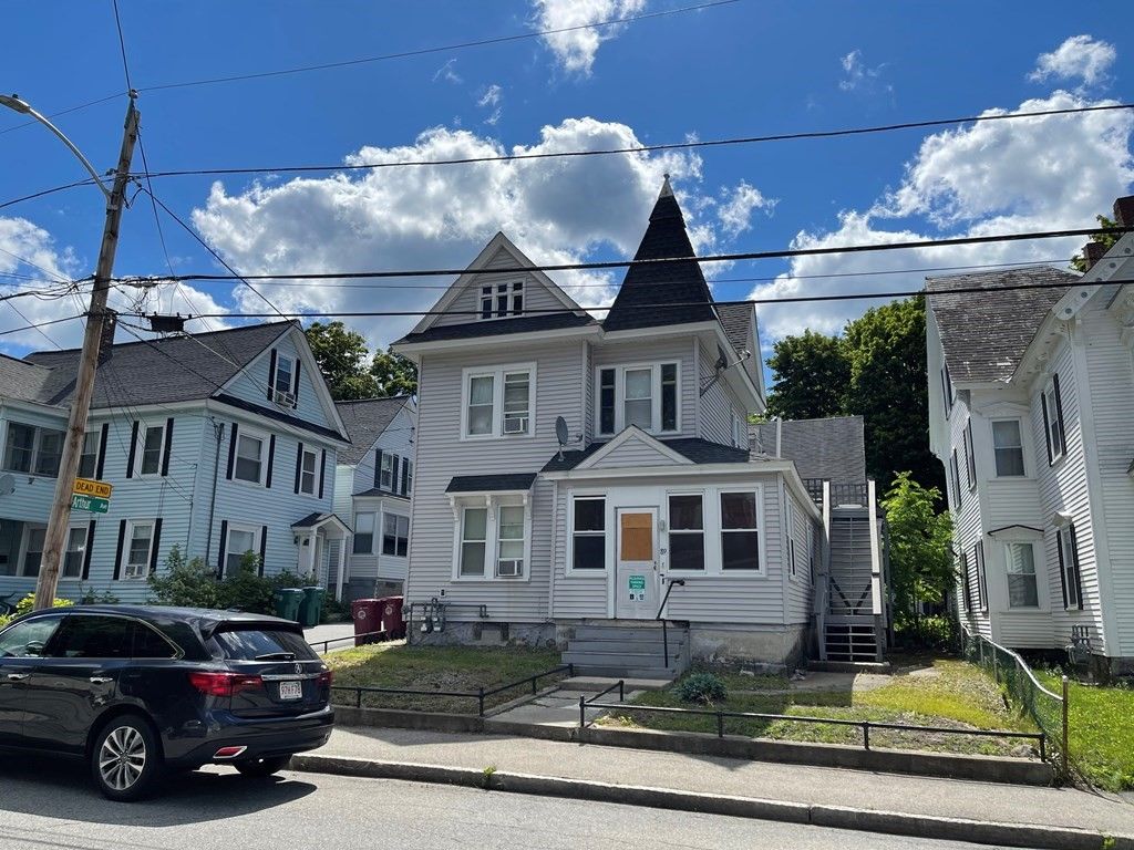 89 5th Ave, Lowell, MA 01854