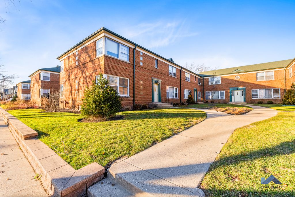 2104 W Farragut Ave, Chicago, IL 60625