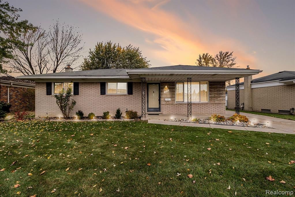 13157 Picadilly Dr, Sterling Heights, MI 48312