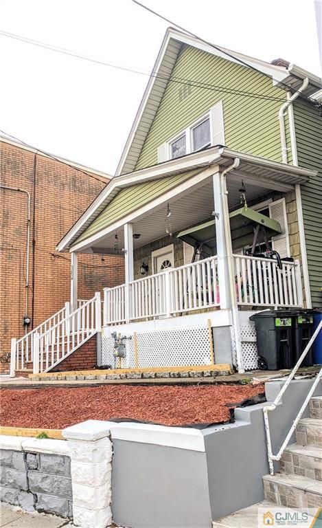 525 Amboy Ave, Perth Amboy, NJ  3 Bed, 2 Bath SingleFamily Home  18