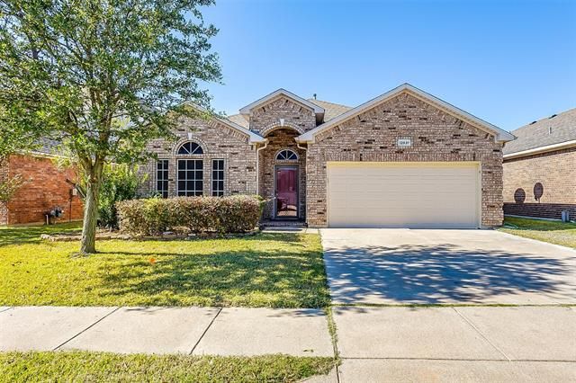 12837 Parkersburg Dr, Fort Worth, TX 76244
