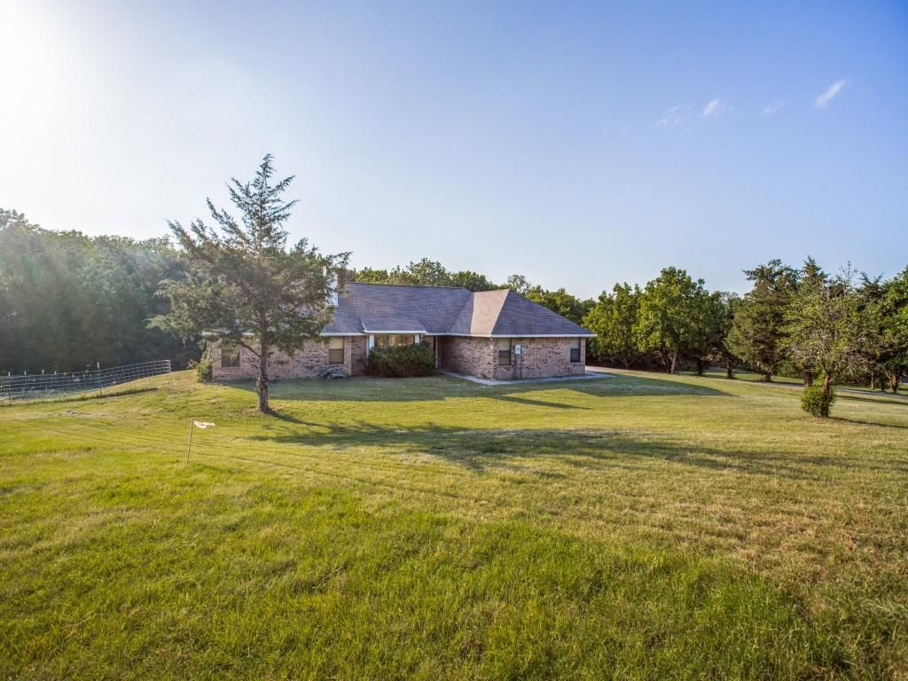1275 Sister Grove Rd, Van Alstyne, TX 75495