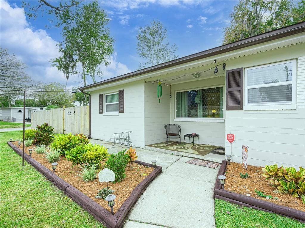 1942 Valens Dr, Jacksonville, FL 32216